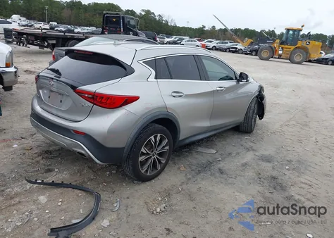 2017 Infiniti Qx30 Premium z USA, uszkodzony, nr VIN SJKCH5CR1HA025974